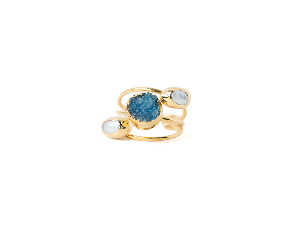 Blue Druzy Quartz & Freshwater Pearl Ring – Gold Plated