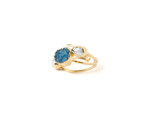 Blue Druzy Quartz & Freshwater Pearl Ring – Gold Plated