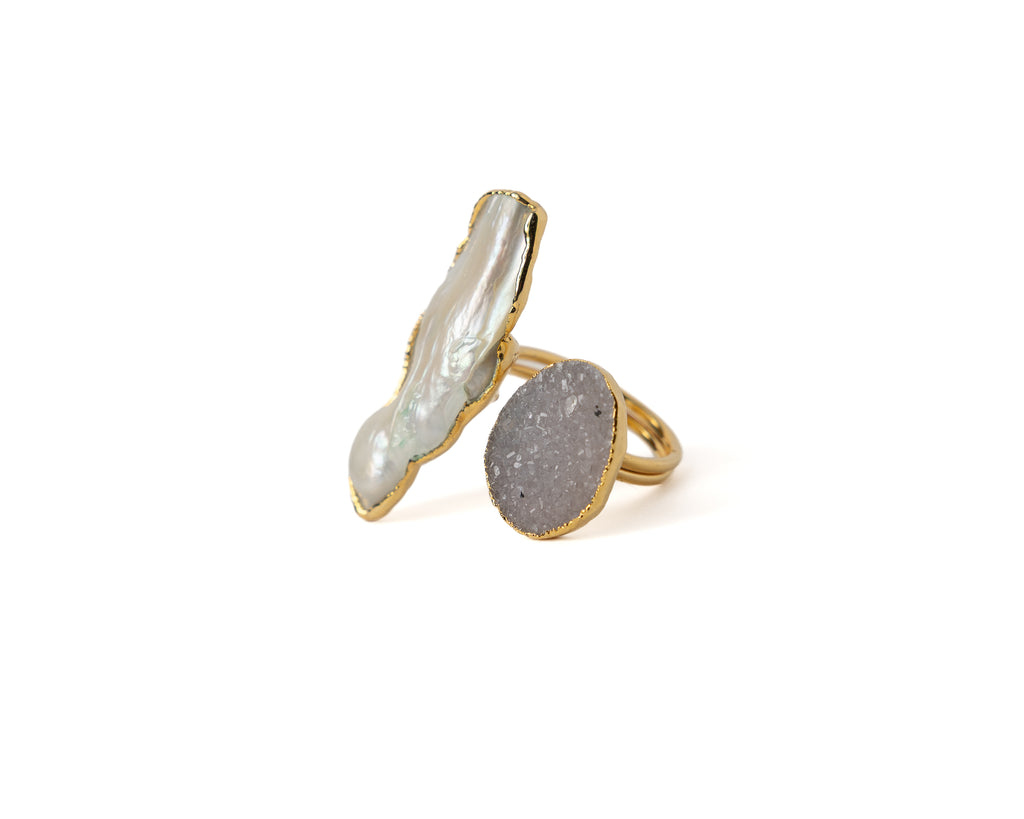 Grey Druzy Quartz & Stick Baroque Pearl Ring – Gold Plated